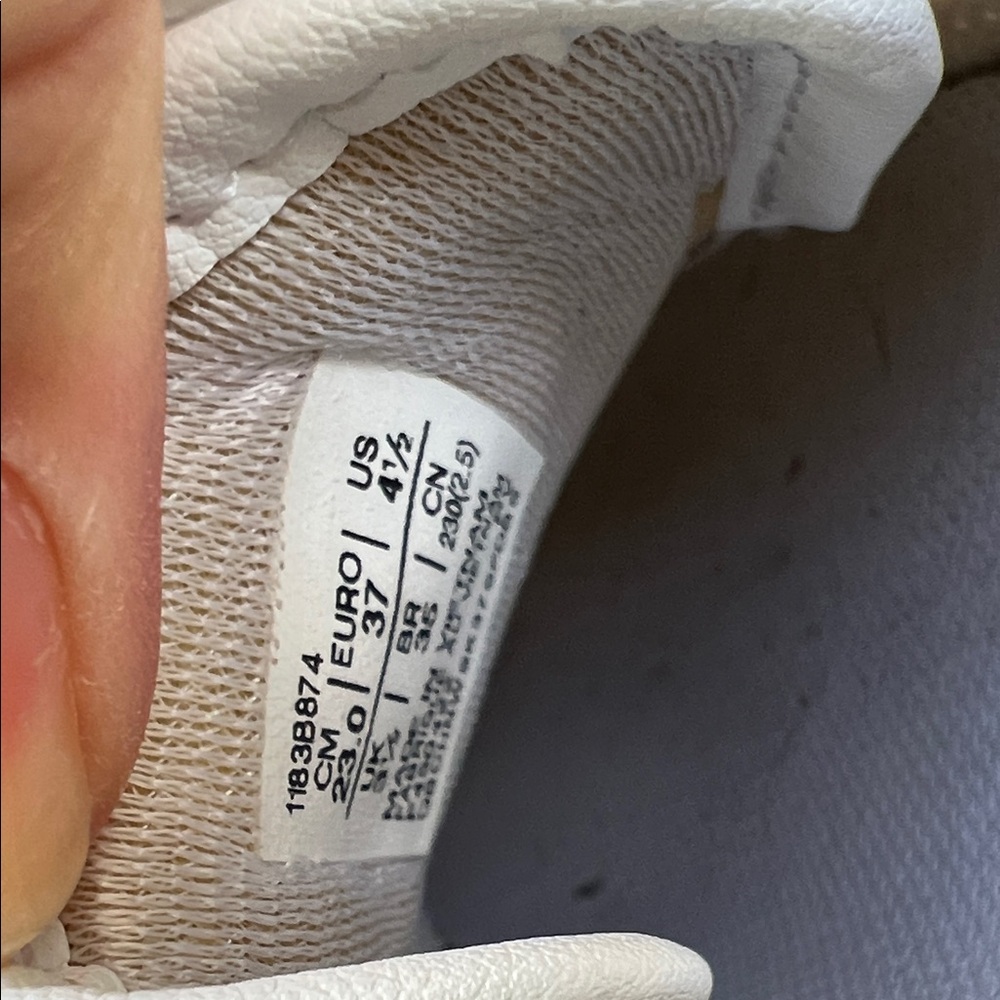 Onitsuka Tiger by Asics White and Orange Sneakers excellent condition - Picture 6 of 8